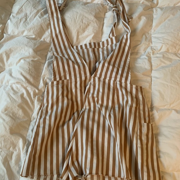 Princess Polly Romper - Picture 2 of 3